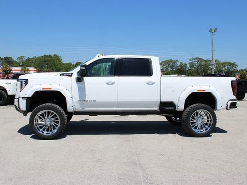 Used 2025 GMC Sierra 2500 AT4 w/ AT4 Premium Plus Package AWD/4WD image 6