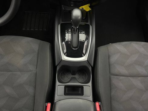 Used 2016 Nissan Rogue SV AWD/4WD image 25