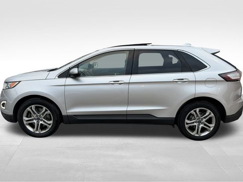 Used 2018 Ford Edge Titanium w/ Equipment Group 301A image 10