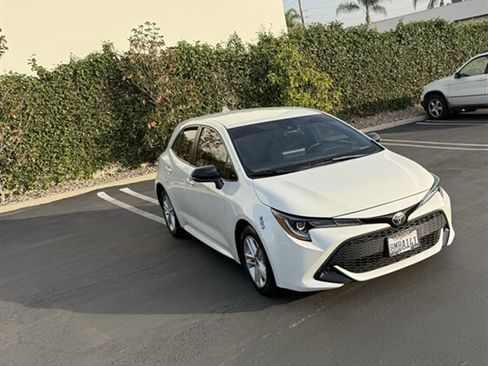 Used 2019 Toyota Corolla SE image 3