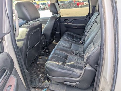 Used 2011 GMC Yukon XL SLT w/ SLT-2 Equipment Package AWD/4WD image 8