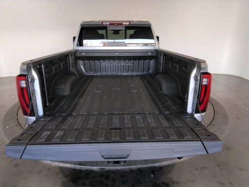 Used 2024 GMC Sierra 2500 Denali w/ Denali Reserve Package image 9
