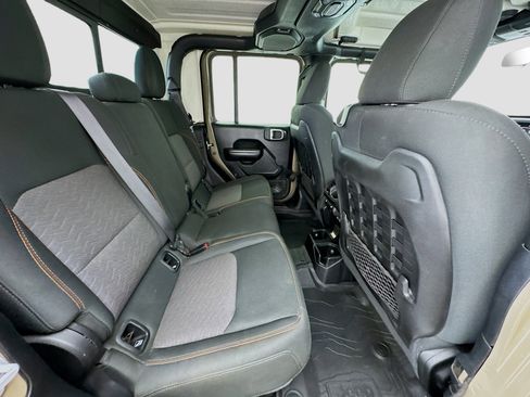 Used 2020 Jeep Gladiator Mojave w/ Trailer Tow Package image 19