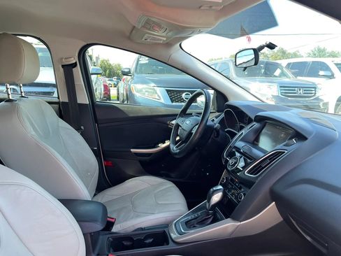 Used 2015 Ford Focus Titanium FWD image 17