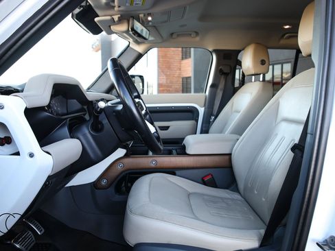 Used 2021 Land Rover Defender 110 SE image 33