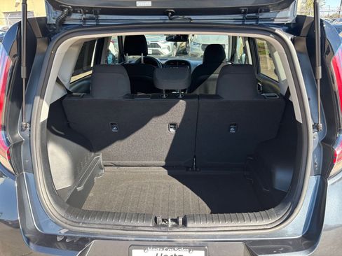 Used 2025 Kia Soul LX w/ LX Technology Package FWD image 29