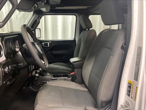 Used 2024 Jeep Wrangler Willys image 10