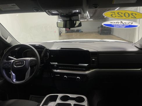 Used 2025 GMC Sierra 1500 Elevation image 22