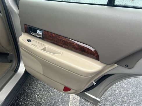 Used 2001 Lincoln LS image 15