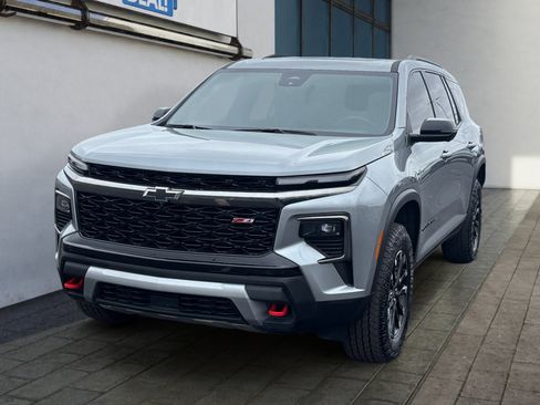 Used 2025 Chevrolet Traverse Z71 w/ Driver Confidence Package image 7