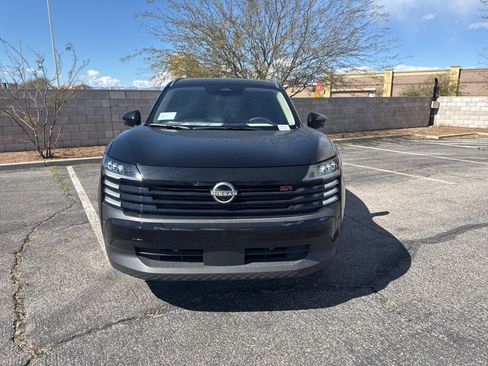 Used 2025 Nissan Kicks SR image 2