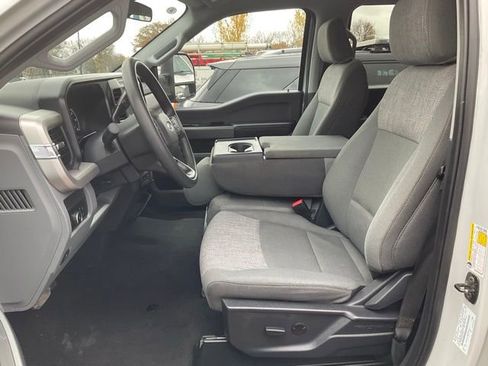 Used 2025 Ford F250 XLT image 8