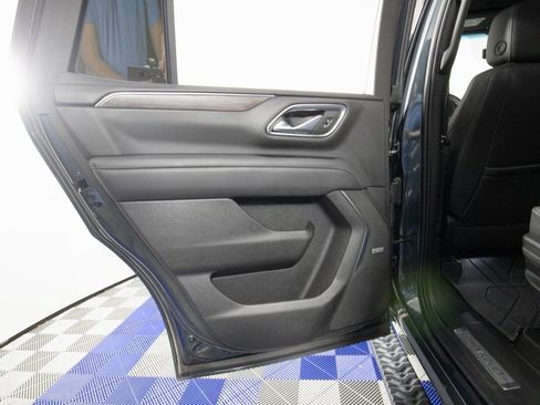 Used 2022 Chevrolet Tahoe Z71 w/ Z71 Off-Road Package image 12