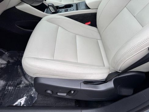 Used 2020 Volvo XC40 T5 Momentum w/ Protection Package Premier AWD/4WD image 15