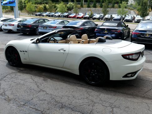 Used 2015 Maserati GranTurismo Convertible image 66