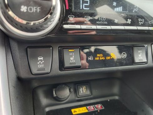 Used 2024 Toyota RAV4 XSE w/ Advanced Technology Package AWD/4WD image 17
