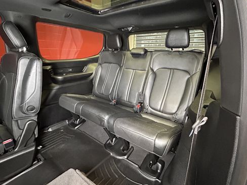 Certified 2022 Jeep Wagoneer Series III w/ Premium Group I AWD/4WD image 47
