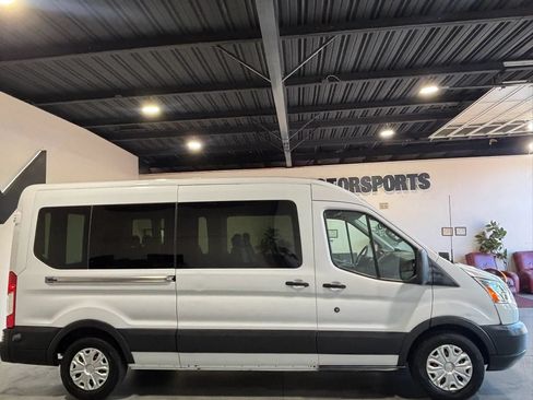 Used 2015 Ford Transit 350 XLT RWD image 5