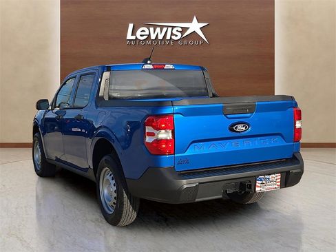 Used 2025 Ford Maverick XL image 3
