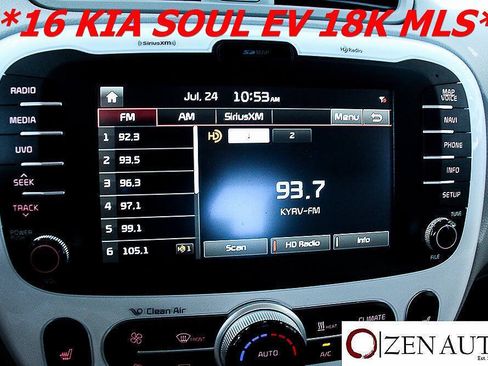 Used 2016 Kia Soul EV FWD image 16