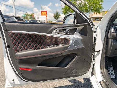 Used 2022 Genesis G70 3.3T RWD image 11