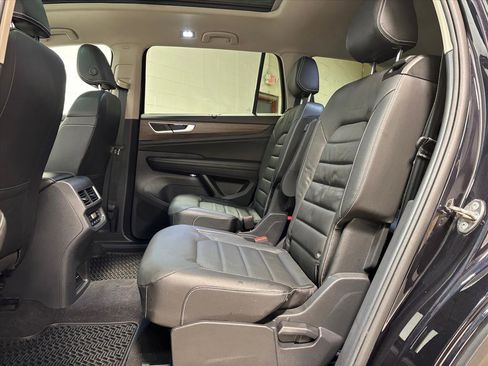 Used 2024 Volkswagen Atlas SEL image 25