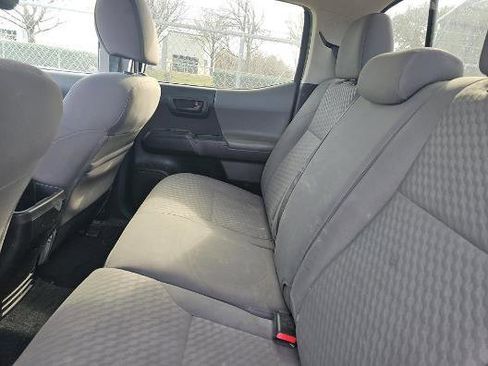 Used 2022 Toyota Tacoma SR image 13
