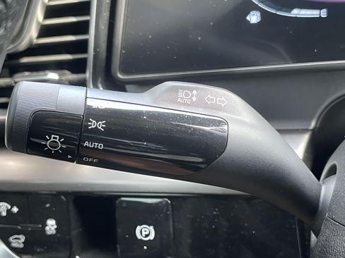Used 2025 Kia Sportage EX w/ Premium Package FWD image 30