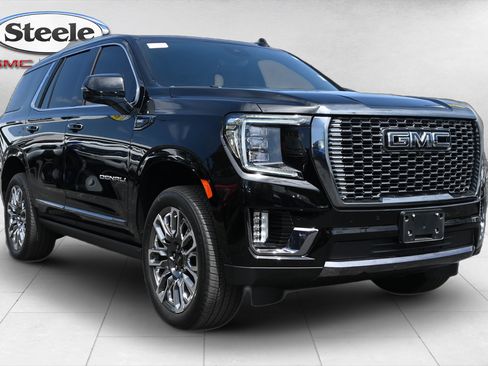 Used 2024 GMC Yukon Denali Ultimate AWD/4WD image 3