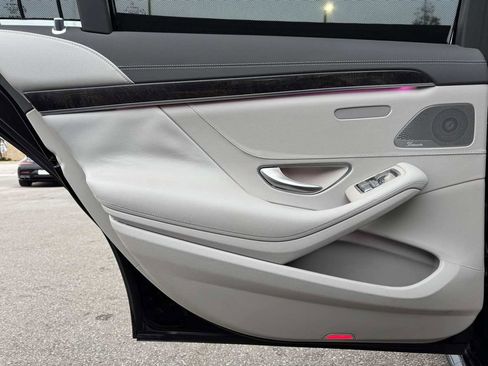 Used 2015 Mercedes-Benz S 550 Sedan image 41
