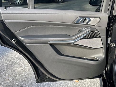 New 2026 BMW X7 M60i image 11