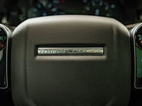 Used 2020 Land Rover Range Rover Evoque R-Dynamic SE AWD/4WD image 19
