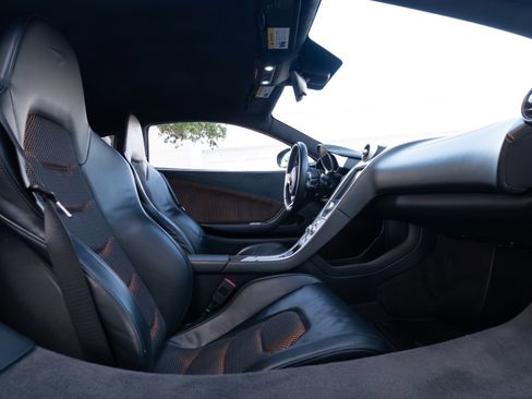 Used 2012 McLaren MP4-12C Coupe RWD image 56