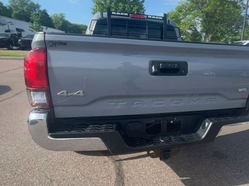 Certified 2021 Toyota Tacoma SR5 AWD/4WD image 3