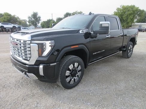 New 2026 GMC Sierra 2500 Denali w/ Denali Reserve Package image 11
