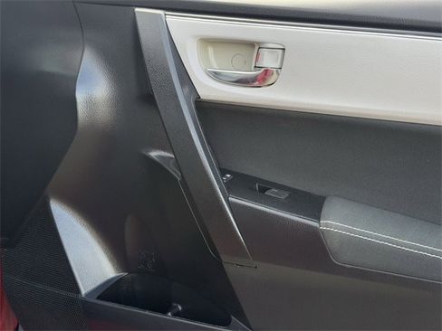 Used 2017 Toyota Corolla LE w/ LE Premium Package w/Moonroof image 26