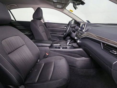 Used 2025 Nissan Altima 2.5 SV image 15