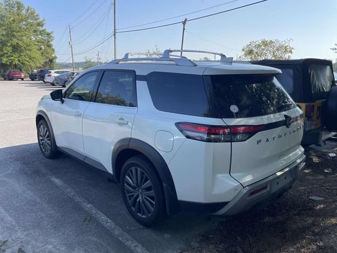 Used 2022 Nissan Pathfinder SL w/ SL Premium Package FWD image 4