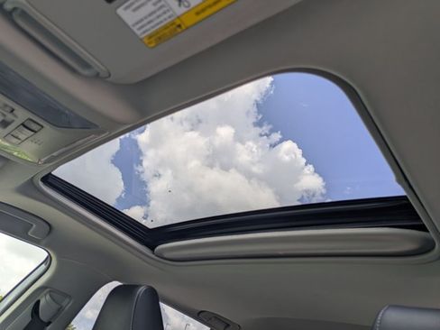Used 2020 Toyota RAV4 Limited AWD/4WD image 16
