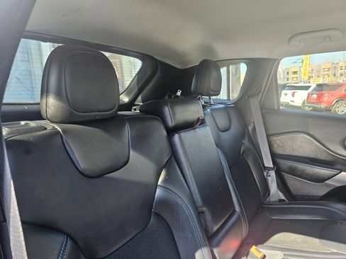 Used 2020 Jeep Cherokee Latitude Plus w/ Cold Weather Group image 13