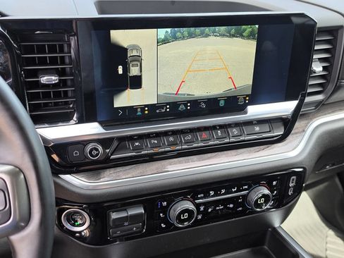 Used 2023 Chevrolet Silverado 1500 LTZ AWD/4WD image 11