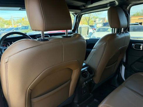 Used 2023 Jeep Wrangler Sahara w/ Cold Weather Group image 37