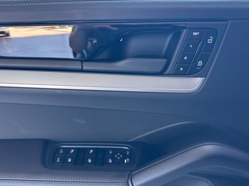 New 2026 Porsche Cayenne Coupe AWD/4WD image 12