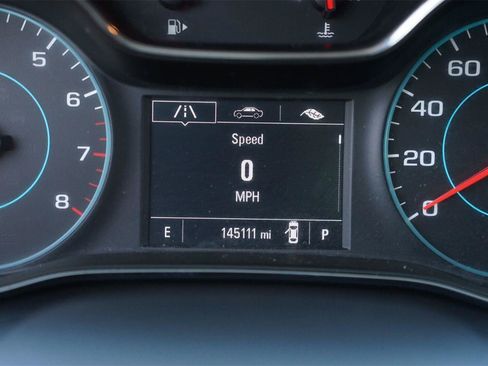 Used 2017 Chevrolet Cruze LT FWD image 25