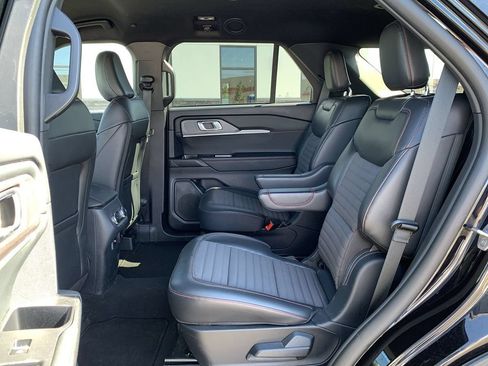 Used 2025 Ford Explorer ST-Line AWD/4WD image 28