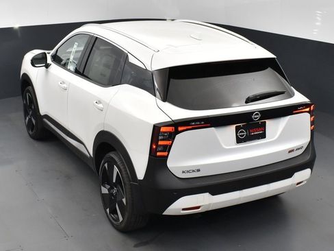 New 2025 Nissan Kicks SR image 49