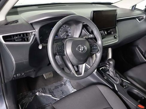 Used 2024 Toyota Corolla Cross LE image 24