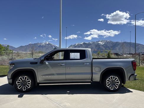 Used 2025 GMC Sierra 1500 Denali Ultimate AWD/4WD image 2