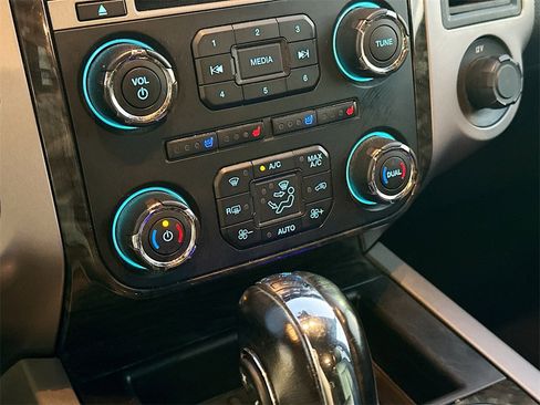 Used 2017 Ford Expedition Limited image 14