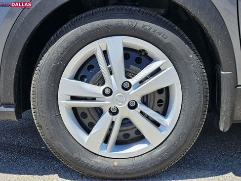 New 2025 Nissan Kicks Play S image 8